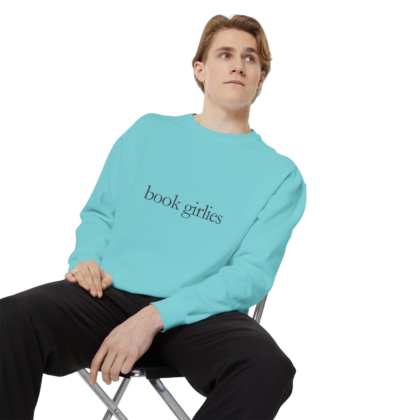 Book Girlie Unisex Sweatshirt, Cozy Literary Apparel, Perfect for Book Lovers, Gifts for Readers, Ideal for Cozy Nights