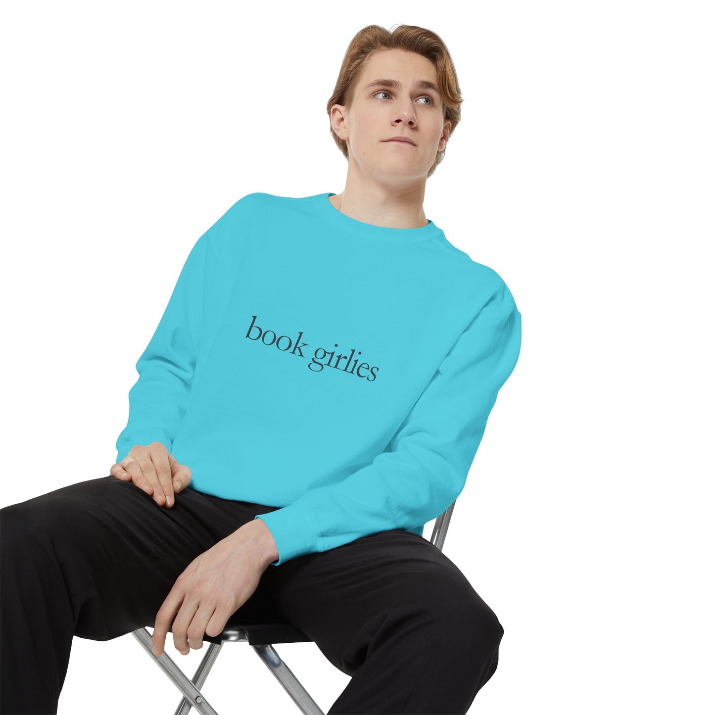 Book Girlie Unisex Sweatshirt, Cozy Literary Apparel, Perfect for Book Lovers, Gifts for Readers, Ideal for Cozy Nights