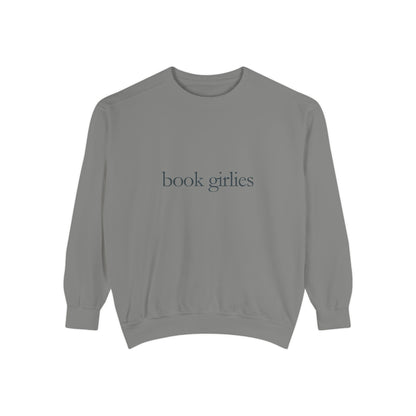 Book Girlie Unisex Sweatshirt, Cozy Literary Apparel, Perfect for Book Lovers, Gifts for Readers, Ideal for Cozy Nights