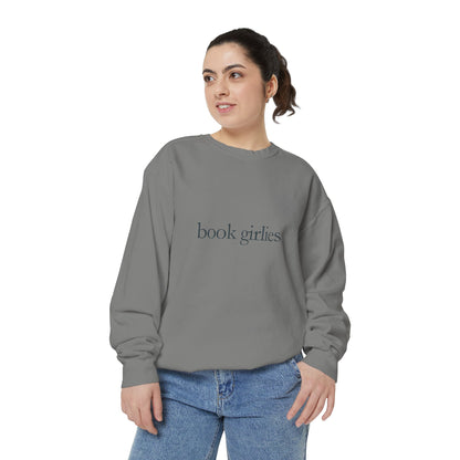 Book Girlie Unisex Sweatshirt, Cozy Literary Apparel, Perfect for Book Lovers, Gifts for Readers, Ideal for Cozy Nights