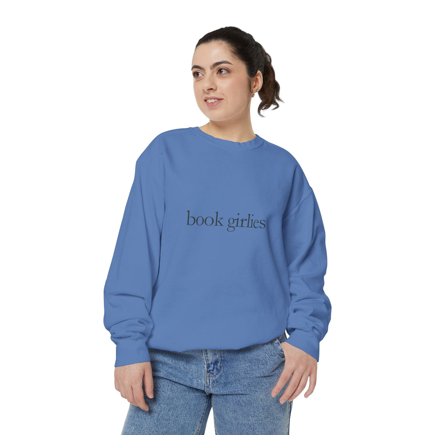 Book Girlie Unisex Sweatshirt, Cozy Literary Apparel, Perfect for Book Lovers, Gifts for Readers, Ideal for Cozy Nights
