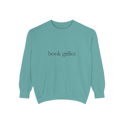 Book Girlie Unisex Sweatshirt, Cozy Literary Apparel, Perfect for Book Lovers, Gifts for Readers, Ideal for Cozy Nights