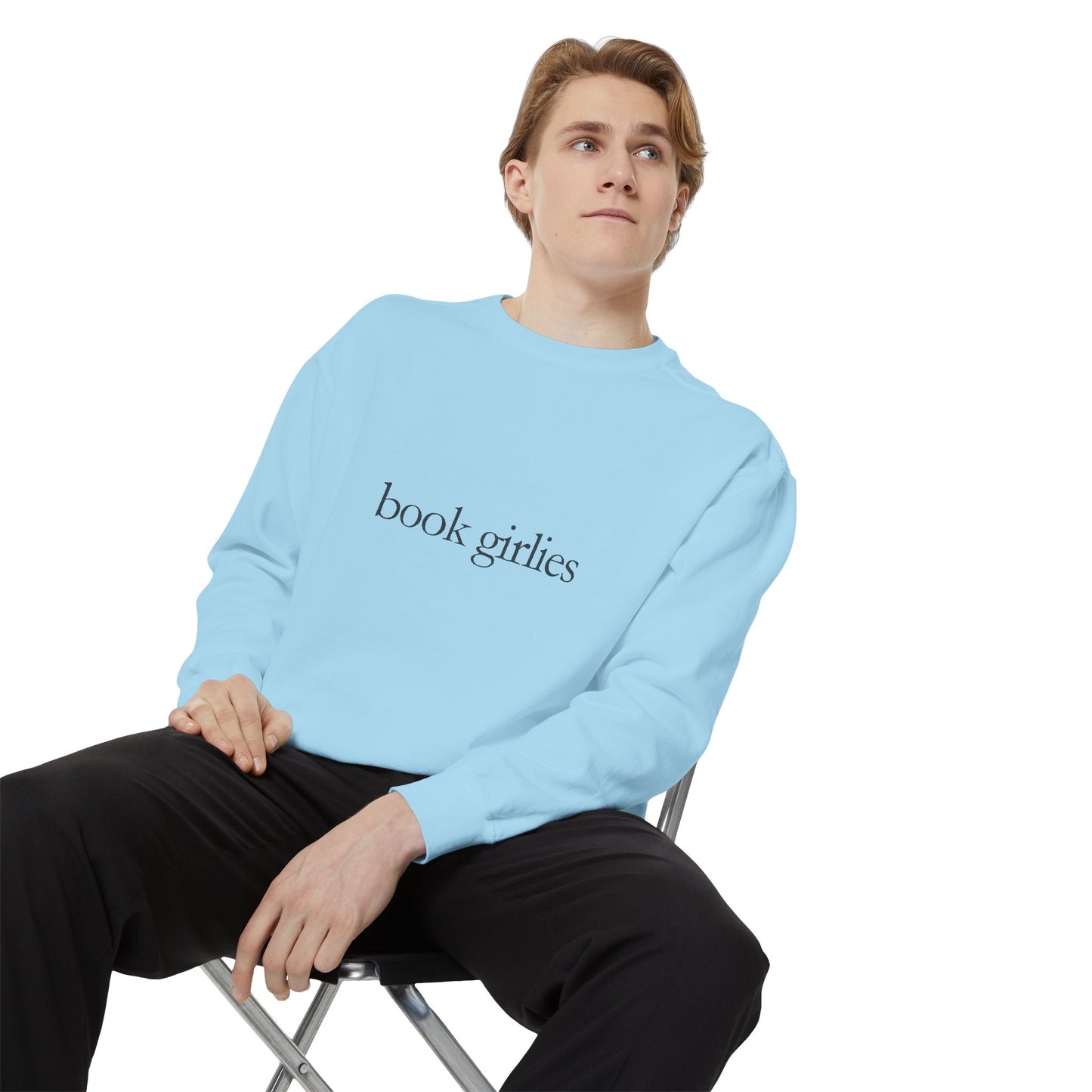 Book Girlie Unisex Sweatshirt, Cozy Literary Apparel, Perfect for Book Lovers, Gifts for Readers, Ideal for Cozy Nights