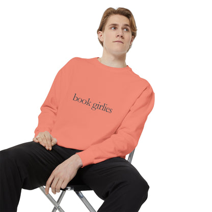 Book Girlie Unisex Sweatshirt, Cozy Literary Apparel, Perfect for Book Lovers, Gifts for Readers, Ideal for Cozy Nights